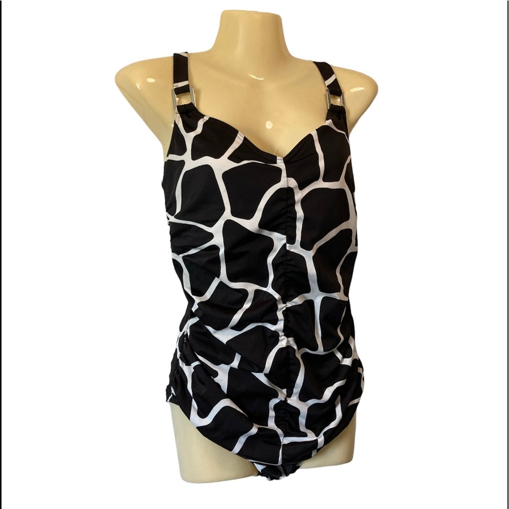 Lands’ End Underwire Support One Piece Swimsuit Tank Crisscross Straps Size 14